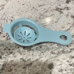 NWOT Egg Separator in Light Blue